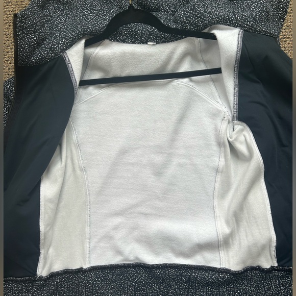 Lululemon Scuba Hoodie Light Cotton Fleece
Night View White Black - Picture 10 of 14